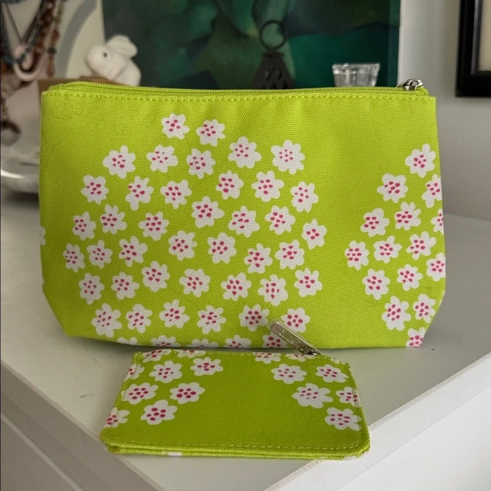 Marimekko for Clinique  Puketti Lime Green Travel Pouch Set (2)